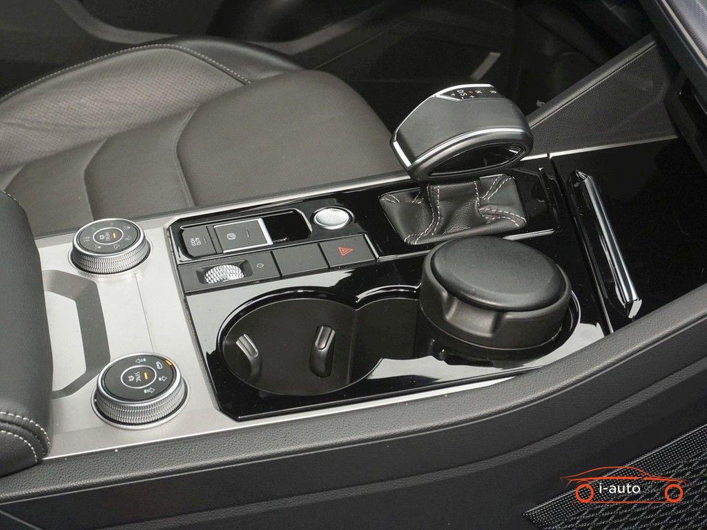 Volkswagen Touareg 3.0 TD R-Line 4Motion DSG za 55300€