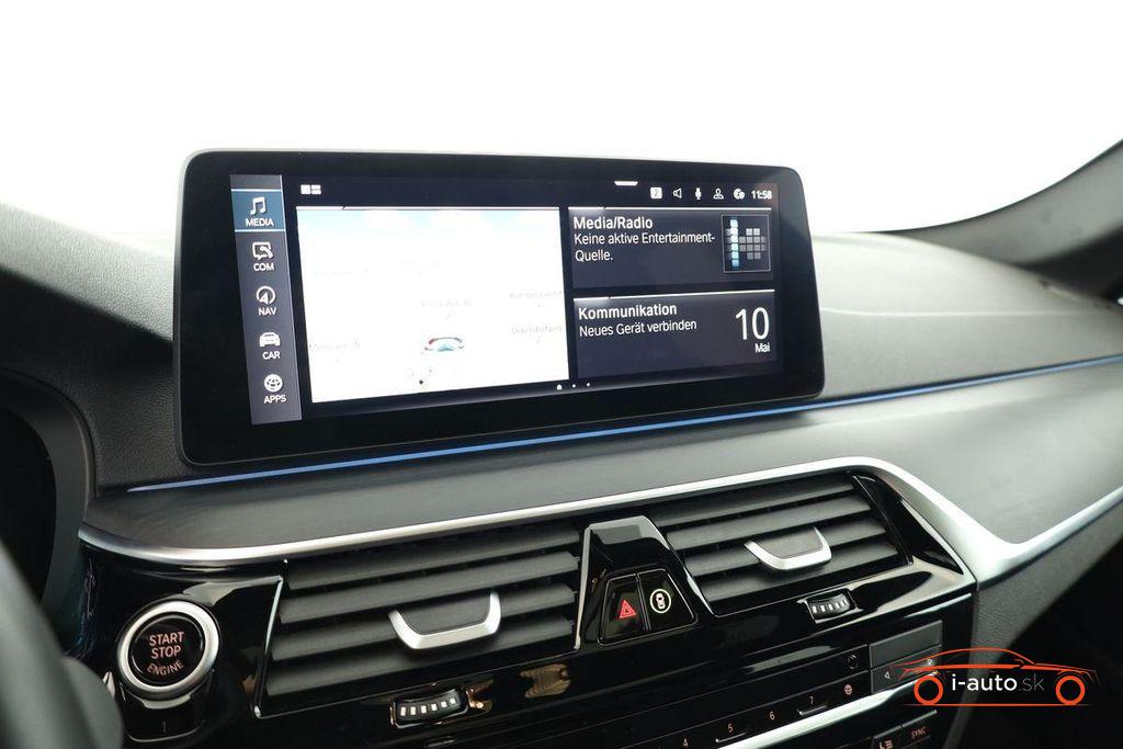 BMW 530e xDrive Touring M Sport za 51500€