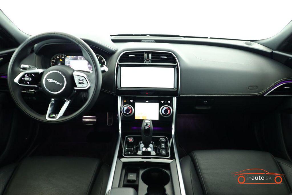 Jaguar XE P250 R-Dynamic  za 42500€