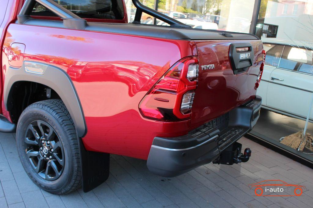 Toyota Hilux 2.8 Invincible 4x4 za 58390€