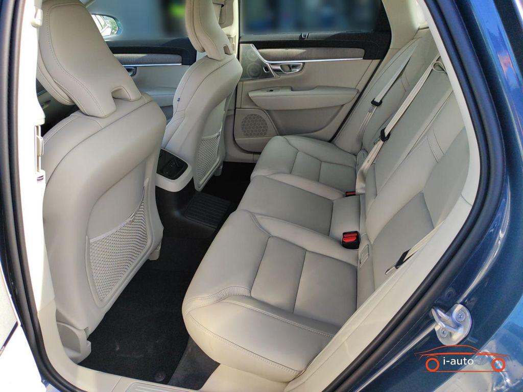 Volvo S90 Recharge T8 AWD Ultimate Bright za 76000€