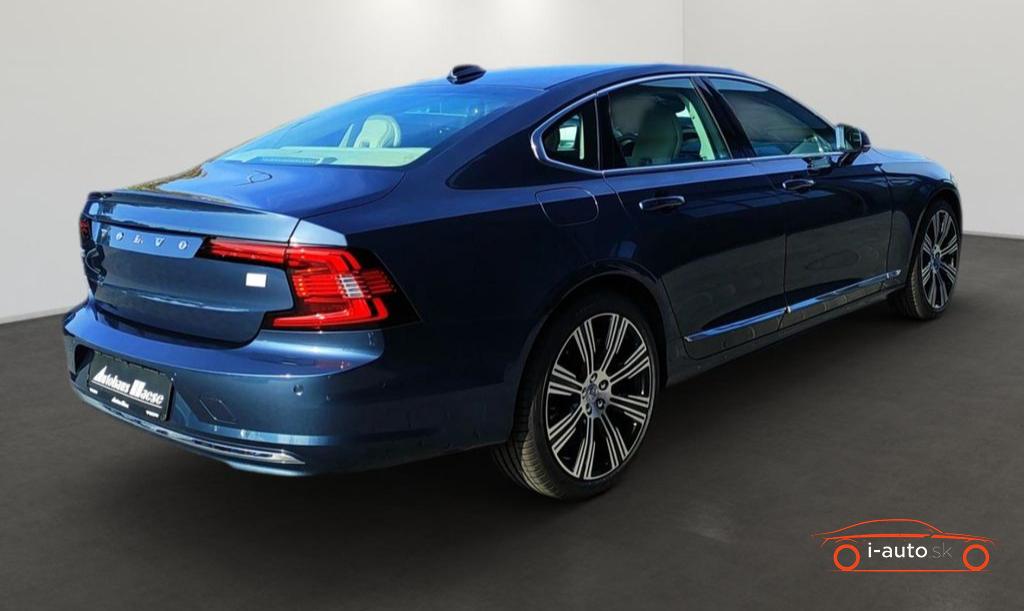 Volvo S90 Recharge T8 AWD Ultimate Bright za 76000€