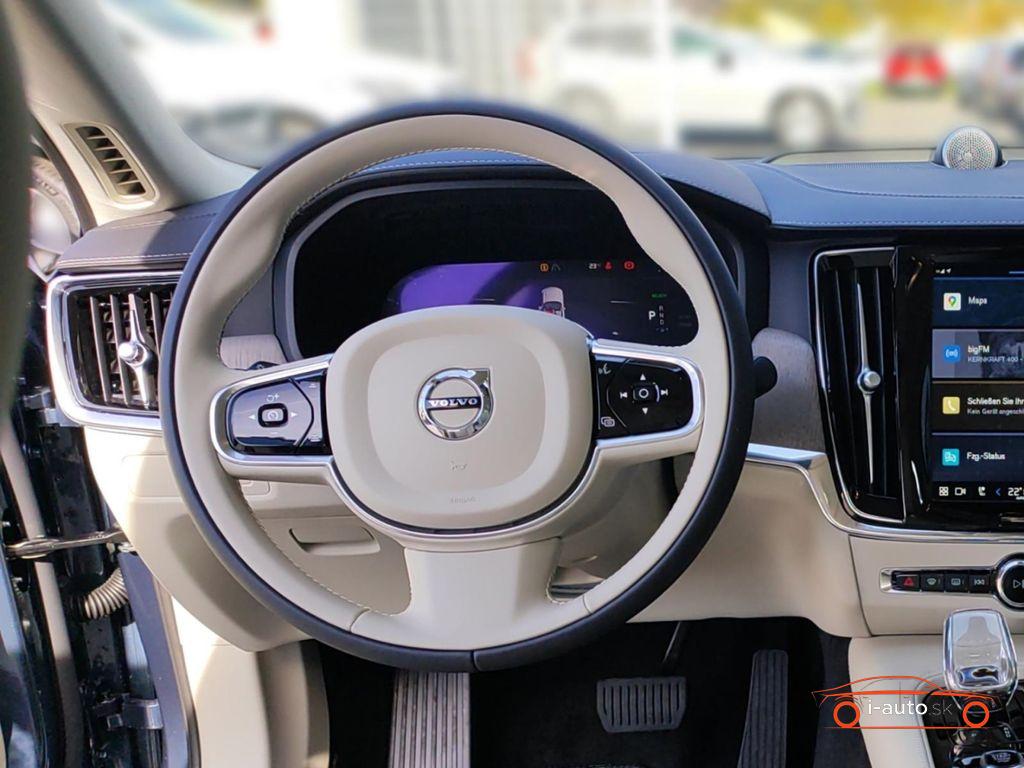 Volvo S90 Recharge T8 AWD Ultimate Bright za 76000€