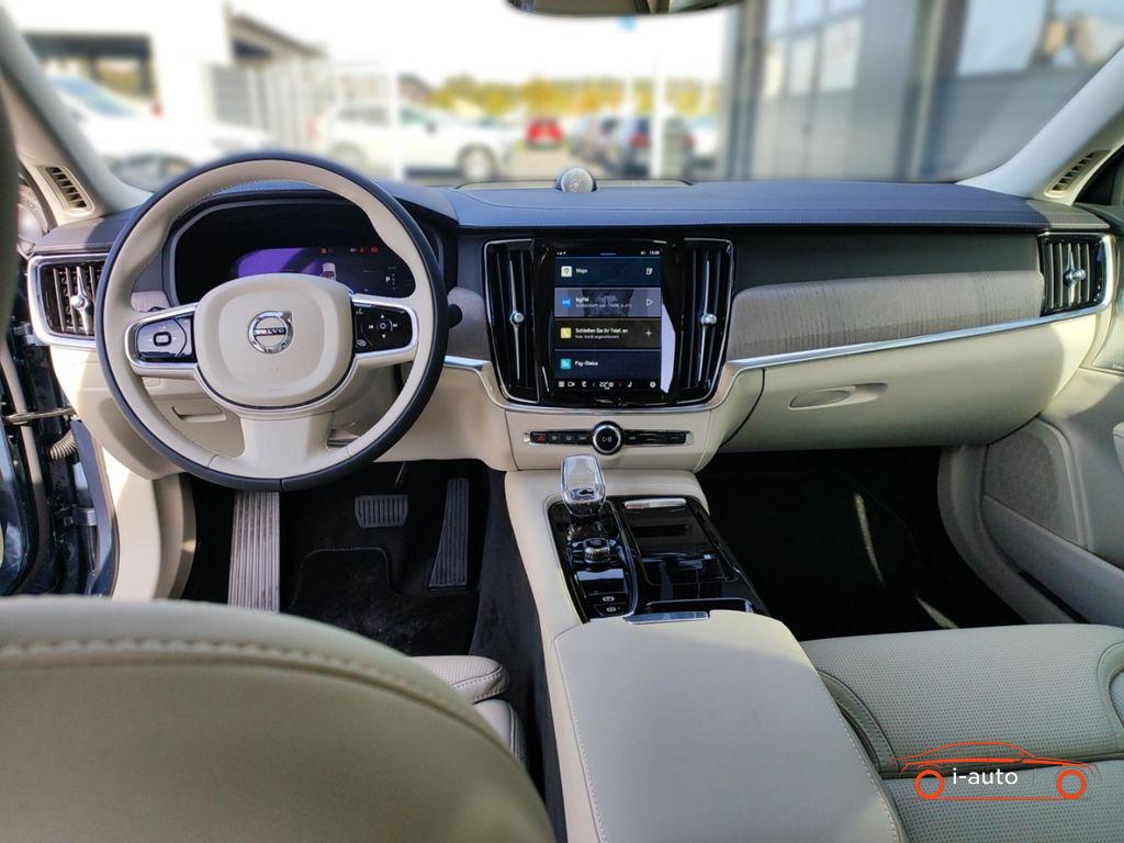 Volvo S90 Recharge T8 AWD Ultimate Bright za 76000€