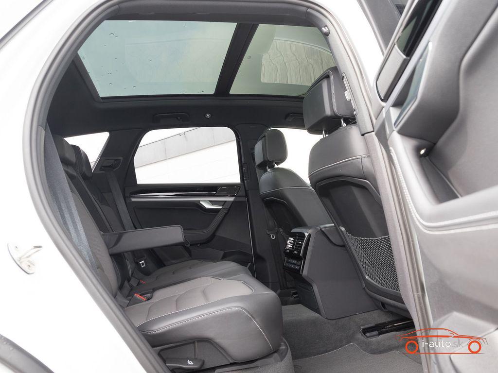 Volkswagen Touareg 3.0 TDI 4Motion R-line za 59700€