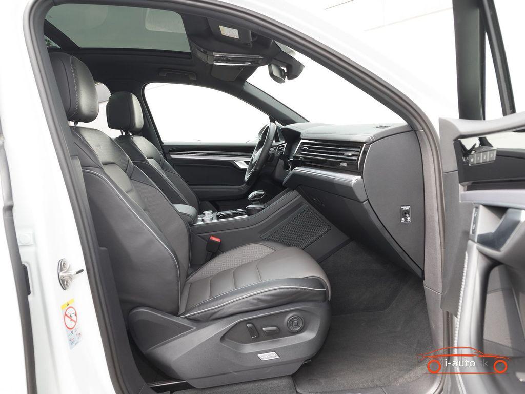 Volkswagen Touareg 3.0 TDI 4Motion R-line za 59700€