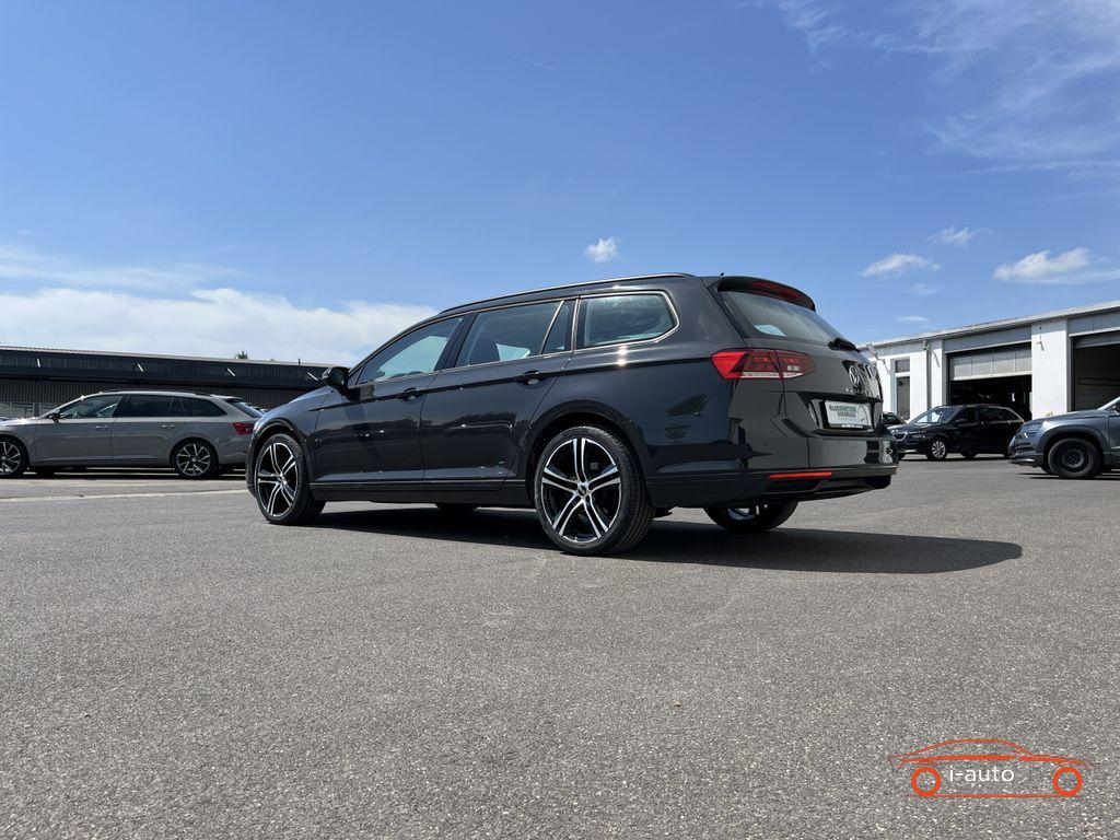 Volkswagen Passat Variant 2.0 TDI DSG R-Line za 27580€