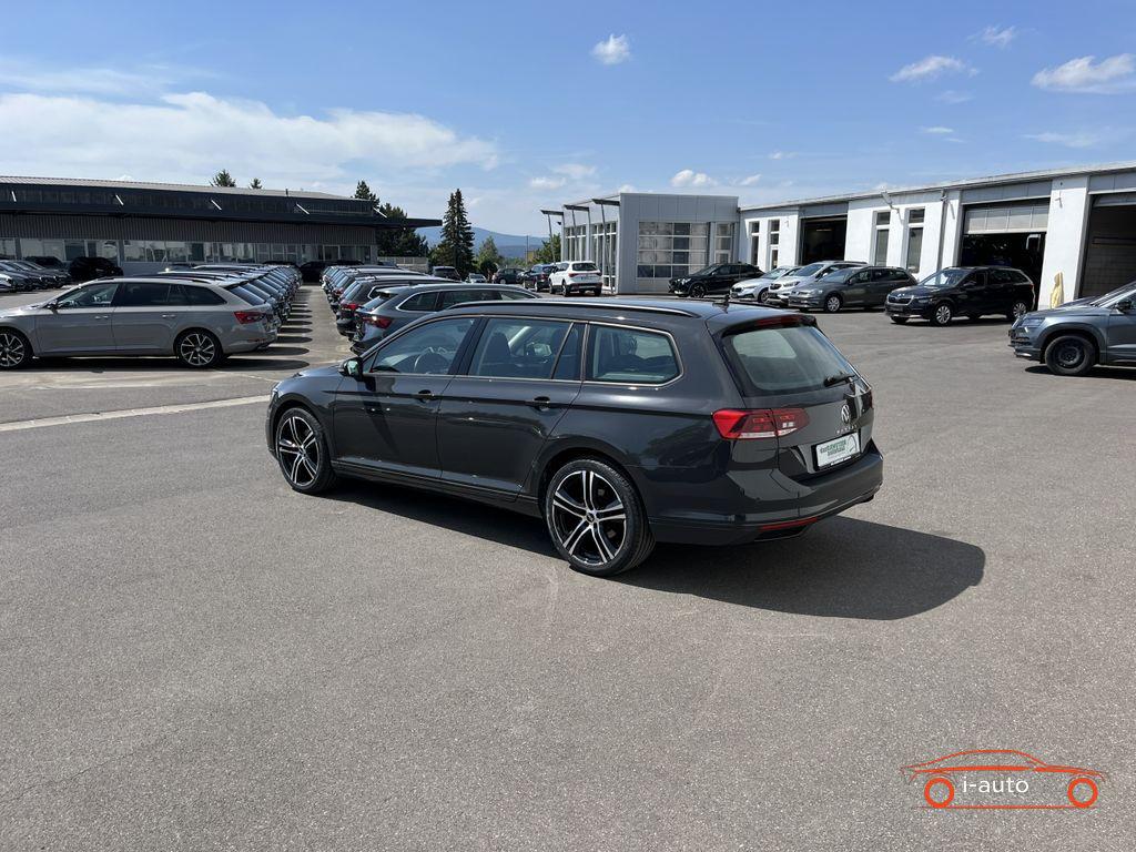 Volkswagen Passat Variant 2.0 TDI DSG R-Line za 27580€