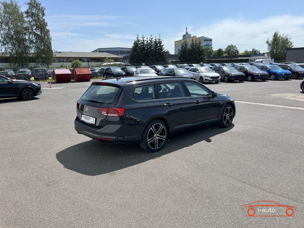 Volkswagen Passat Variant 2.0 TDI DSG R-Line za 27580€