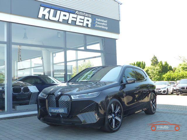 BMW iX xDrive 50 Sportpaket za 77700€