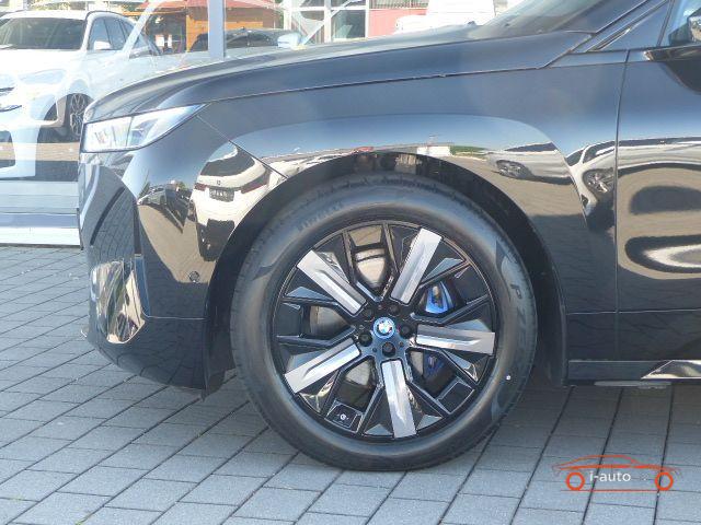 BMW iX xDrive 50 Sportpaket za 77700€