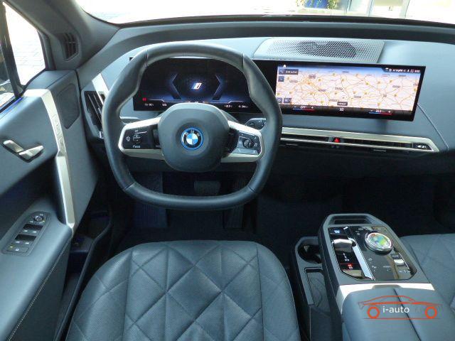 BMW iX xDrive 50 Sportpaket za 77700€