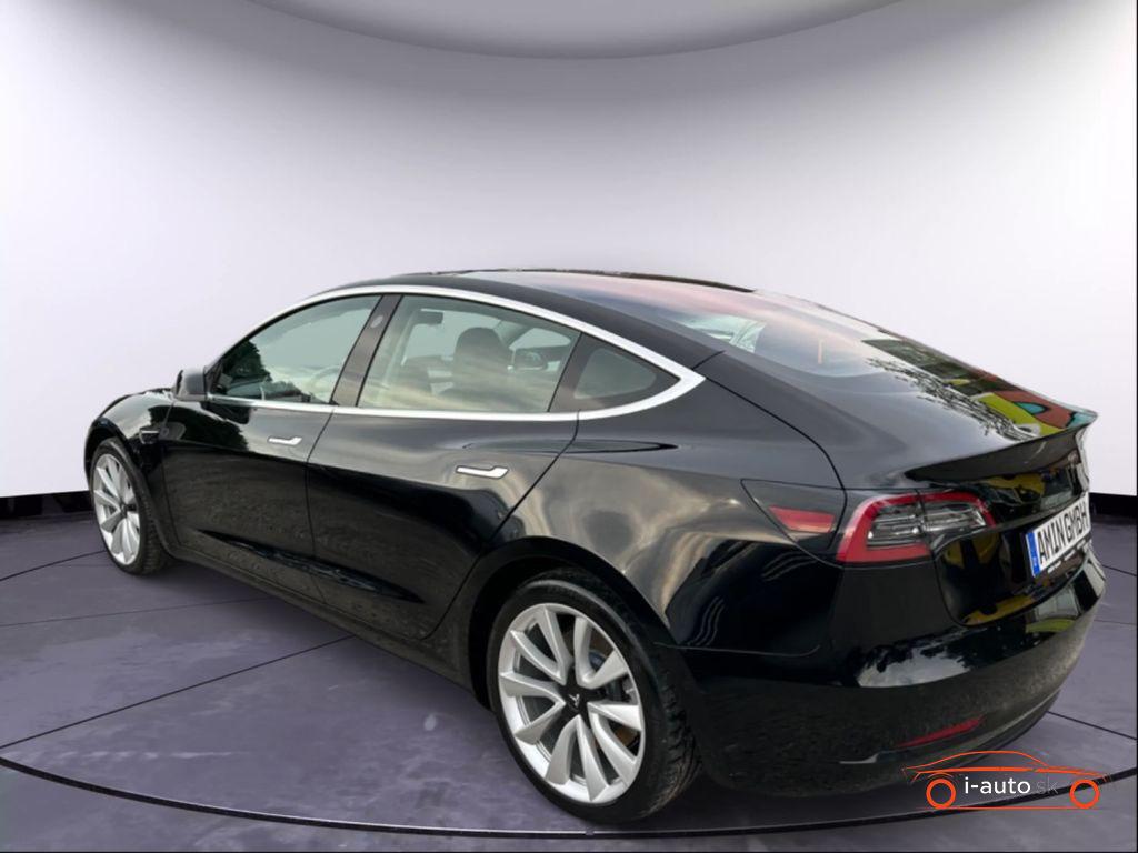 Tesla Model 3 Long Range Dual Motor AWD za 22360€