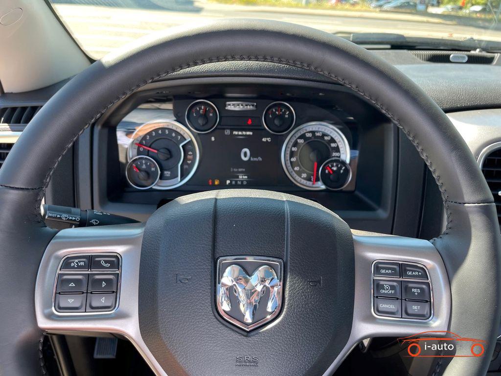 Dodge RAM 1500 Classic BLACK 5.7 V8 HEMI LPG za 61840€