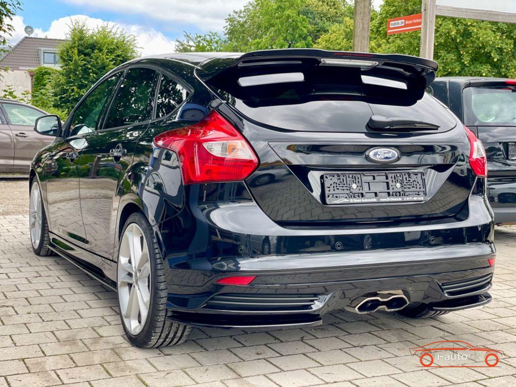 Ford Focus ST 2.0 EcoBoost za 15600€