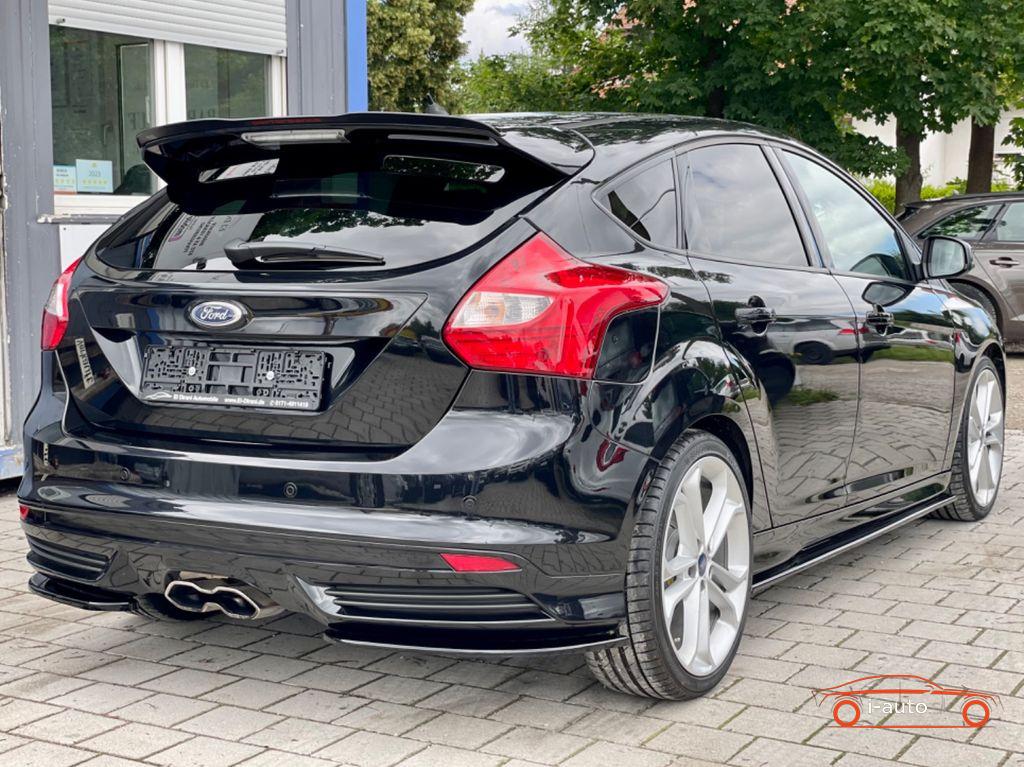 Ford Focus ST 2.0 EcoBoost za 15600€