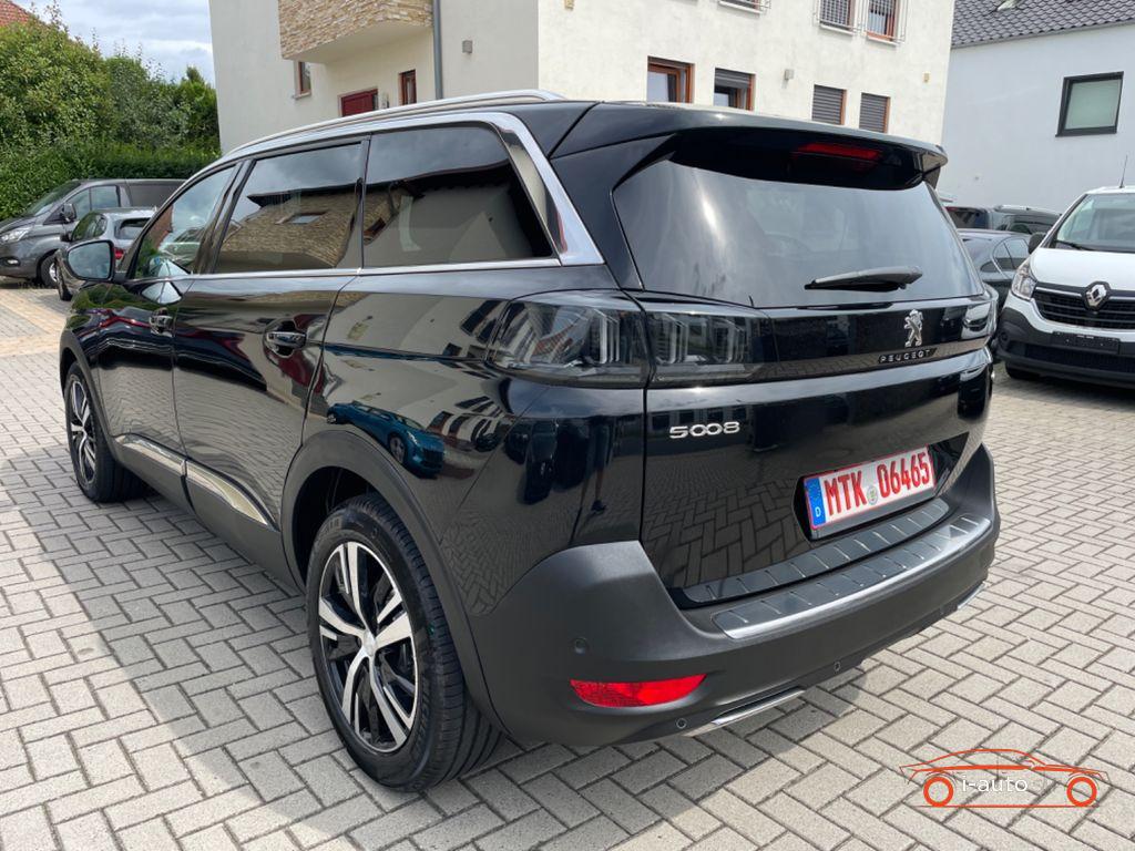 Peugeot 5008 1.2 Hybrid GT za 31500€