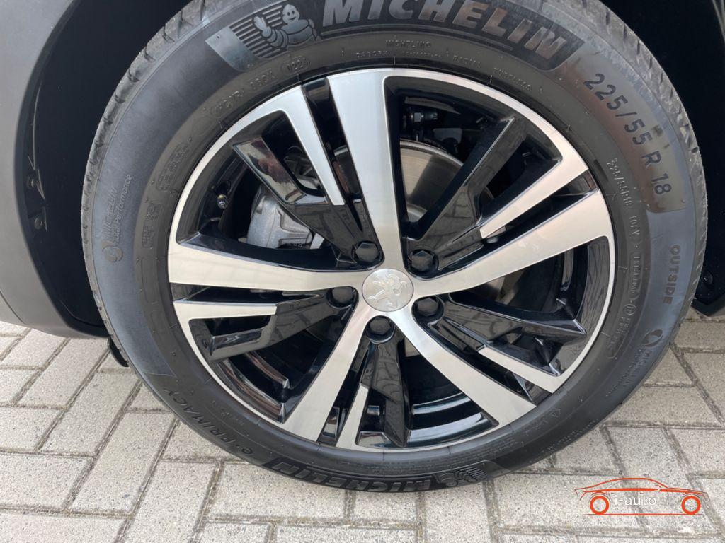 Peugeot 5008 1.2 Hybrid GT za 31500€