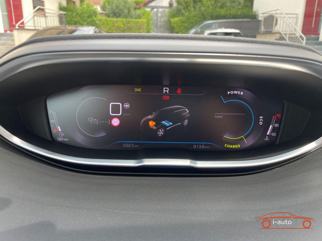 Peugeot 5008 1.2 Hybrid GT za 31500€