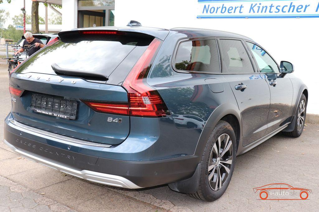 Volvo V90 Cross Country Pro AWD 360 " AHK Google Map za 40710€