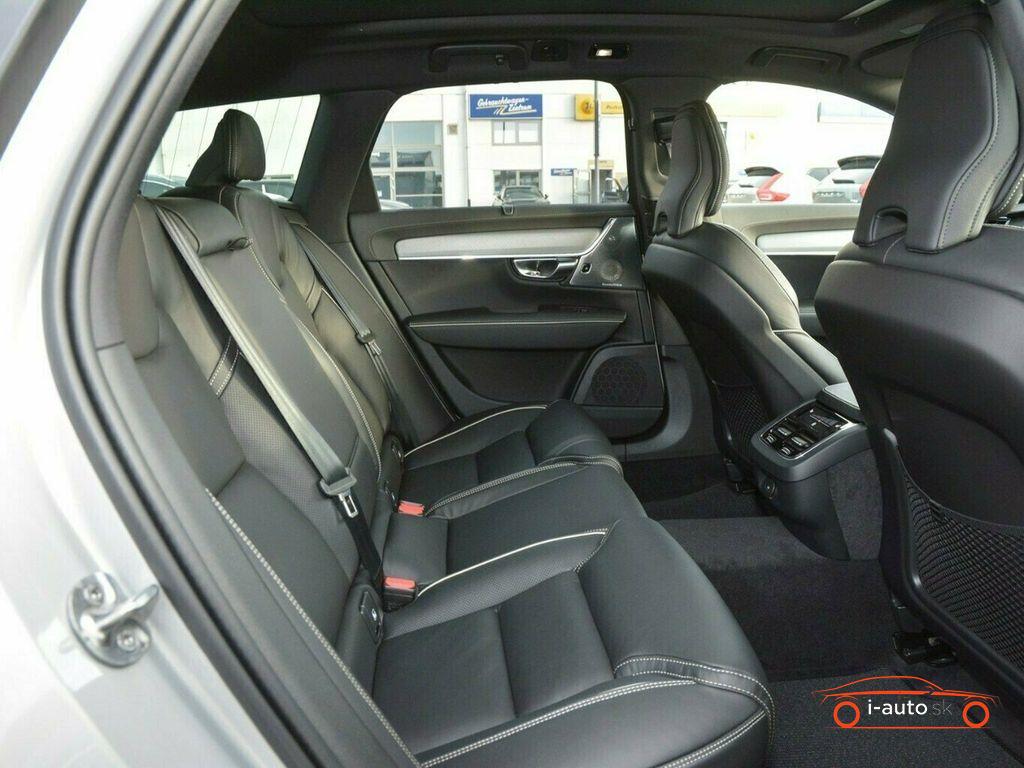 Volvo V90 Cross Country B5 D Ultimate za 69610€