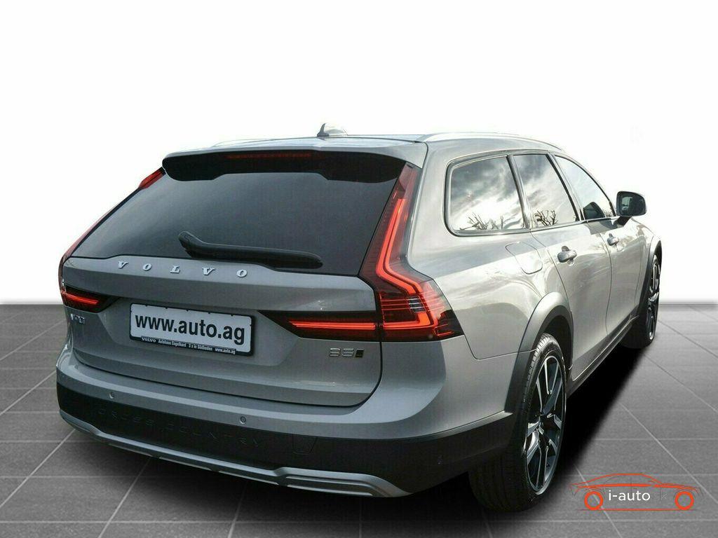 Volvo V90 Cross Country B5 D Ultimate za 69610€