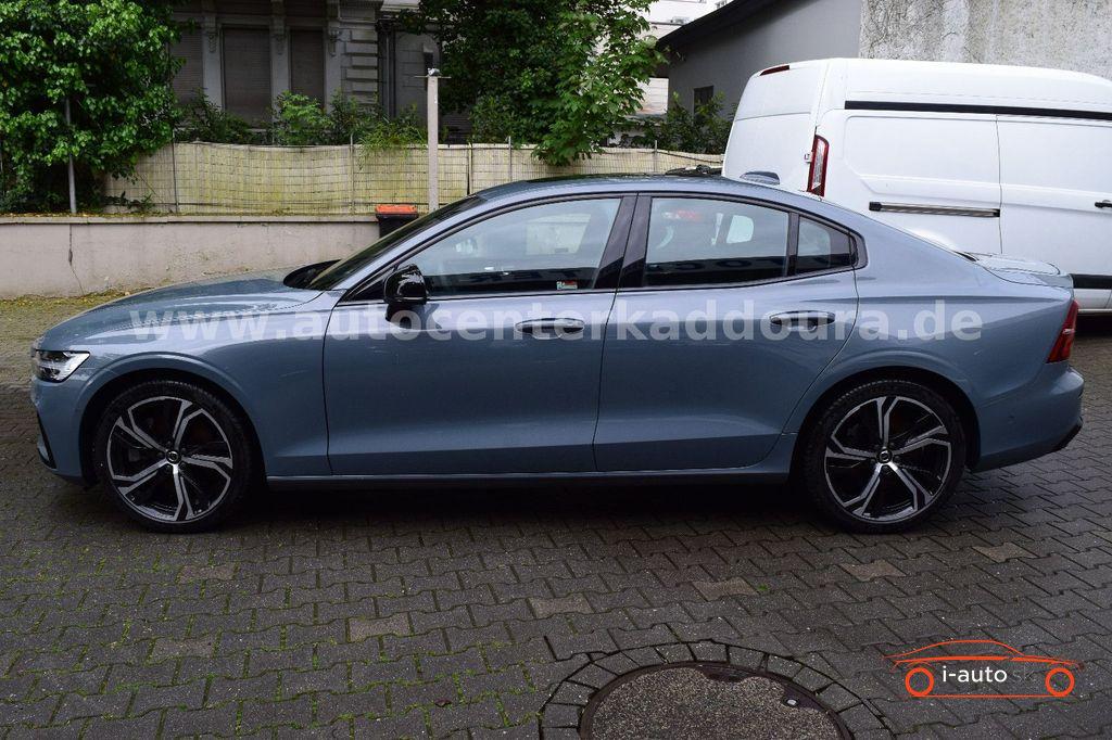 Volvo S60 B5 Ultimate Dark AWD za 37060€