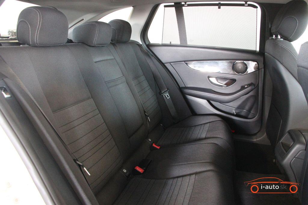 Mercedes-Benz C 220d T 4MATIC T AVANTGARDE za 28620€