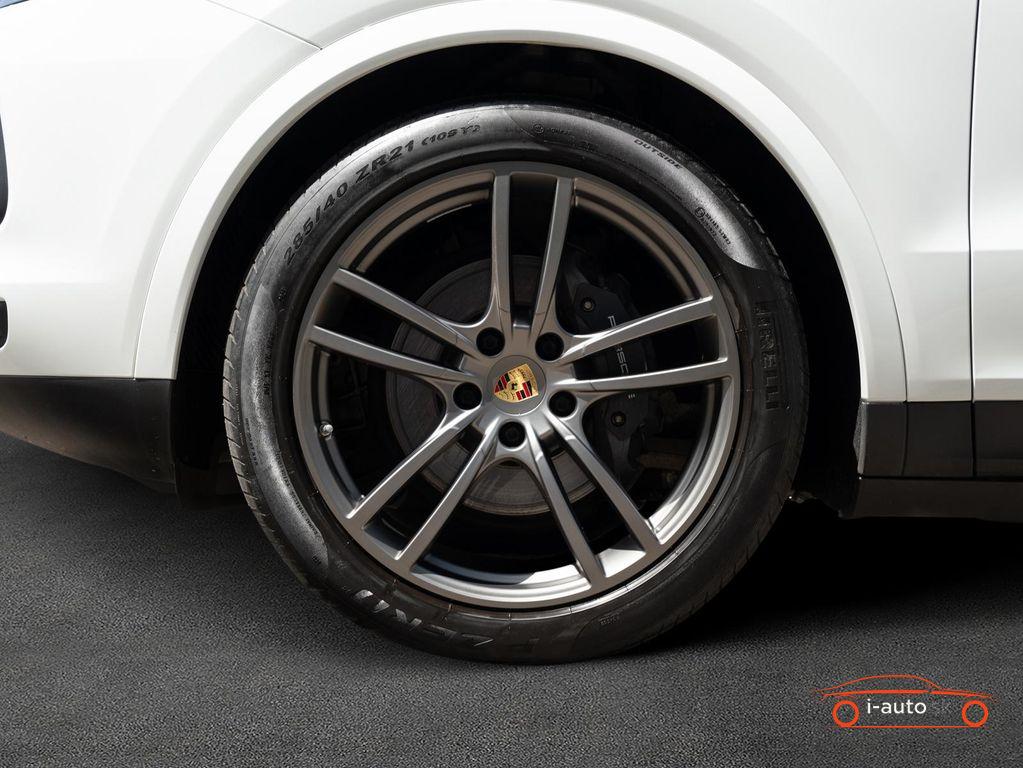 Porsche Cayenne Coupe Sport-Chrono za 75990€