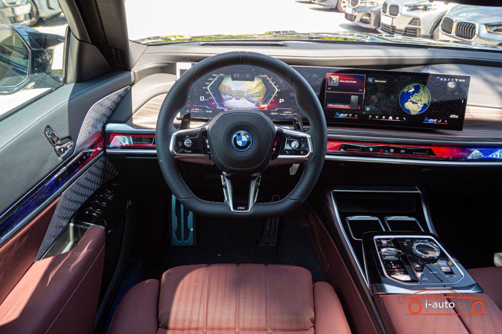 BMW M760e xDrive za 141990€