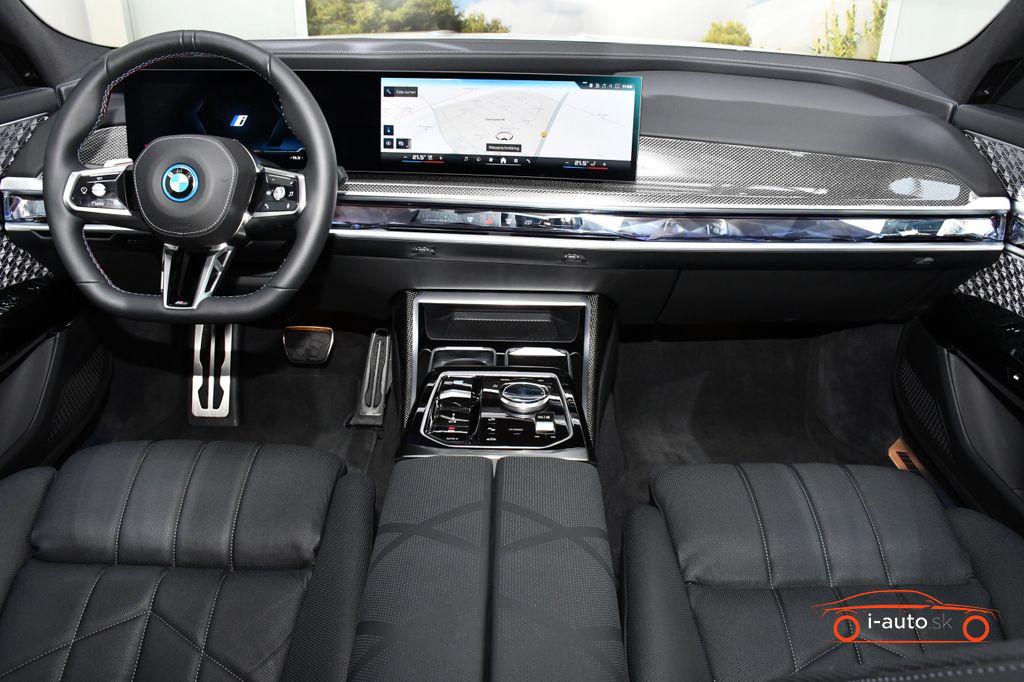 BMW i7 xDrive M70 Executive Lounge  za 127990€