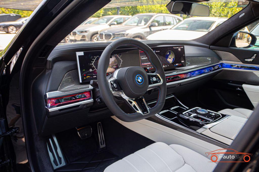 BMW M760e EXECUTIVE za 145600€