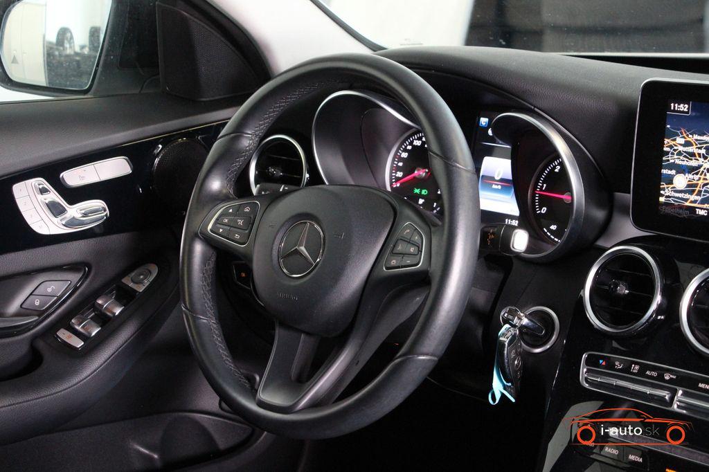 Mercedes-Benz C 220d T 4MATIC T AVANTGARDE za 28620€