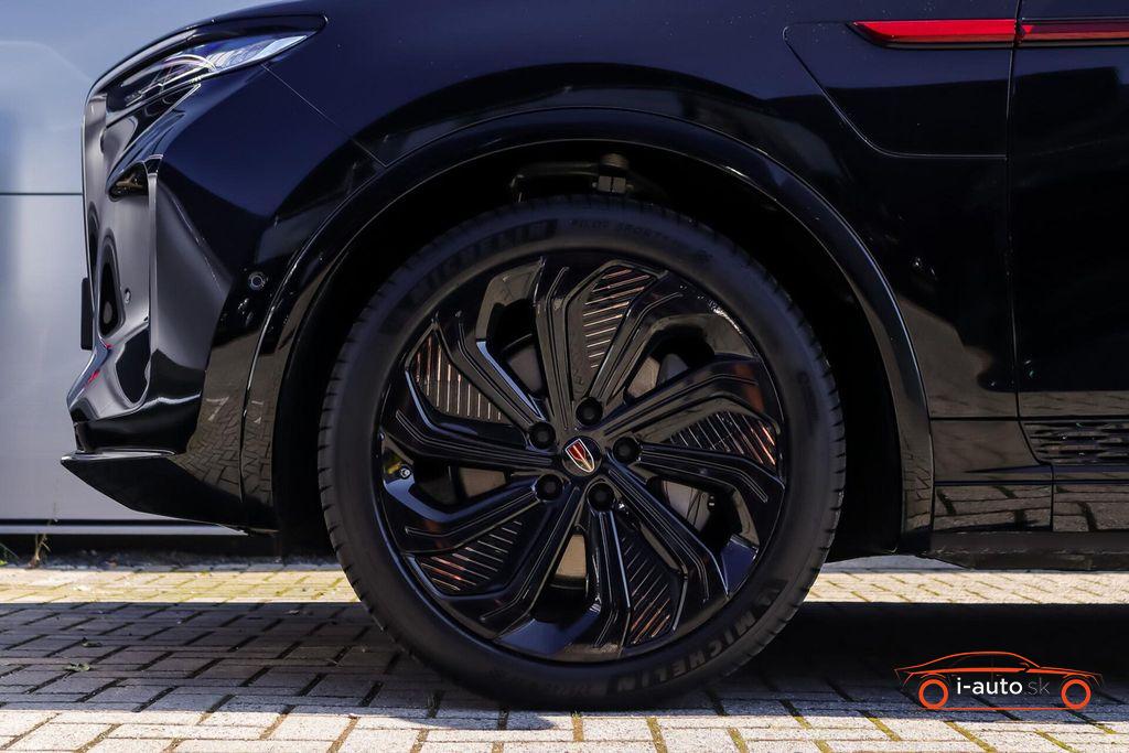 Hongqi E-HS9 President Long Range Black Edition za 108000€