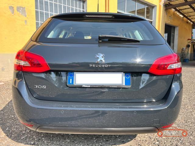 Peugeot 308 1.5 HDi 130 za 12800€