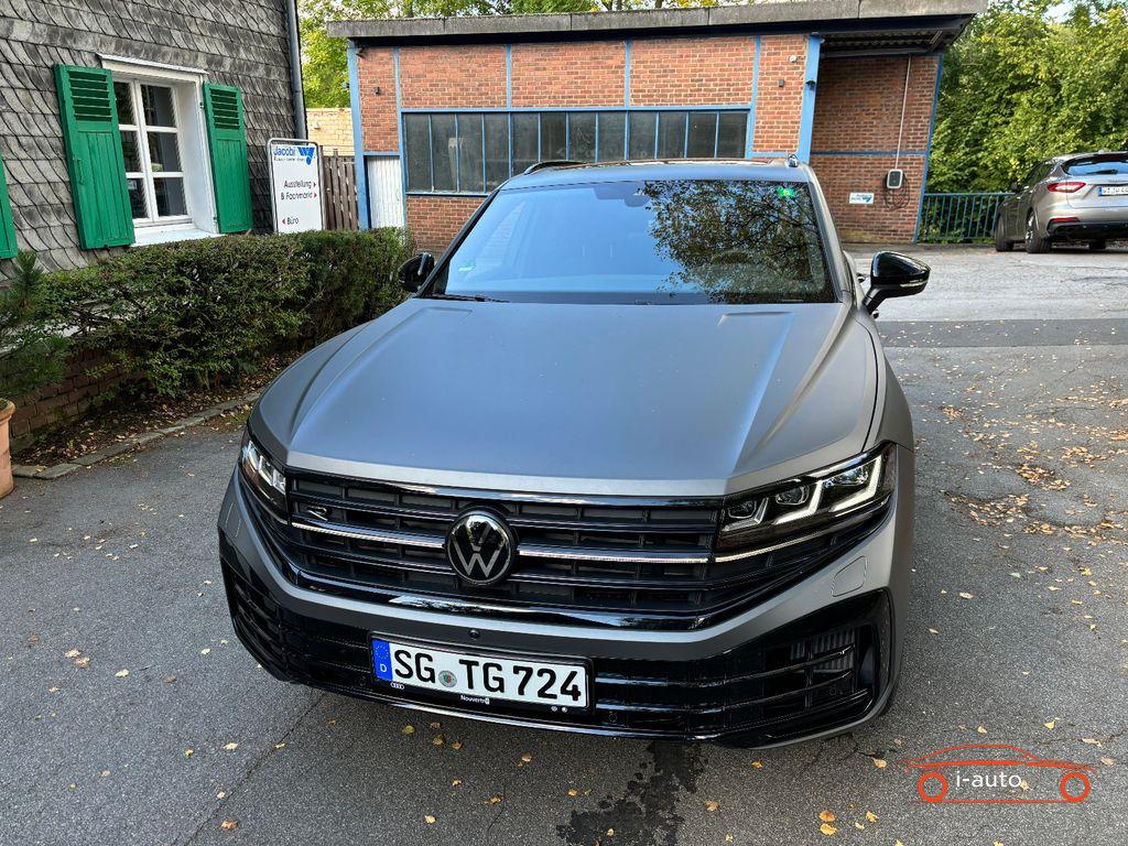 Volkswagen Touareg 3.0 V6 eHybrid R-Line za 87 500