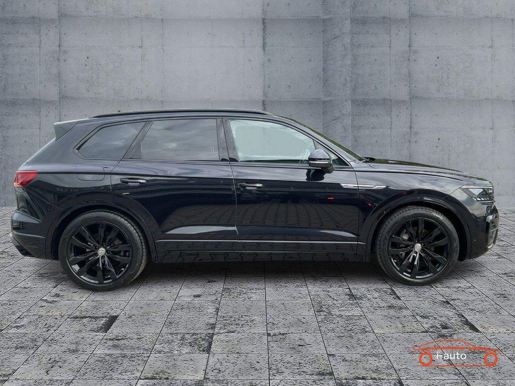 Volkswagen Touareg 3.0 TDI 4Motion R-line za 56100€