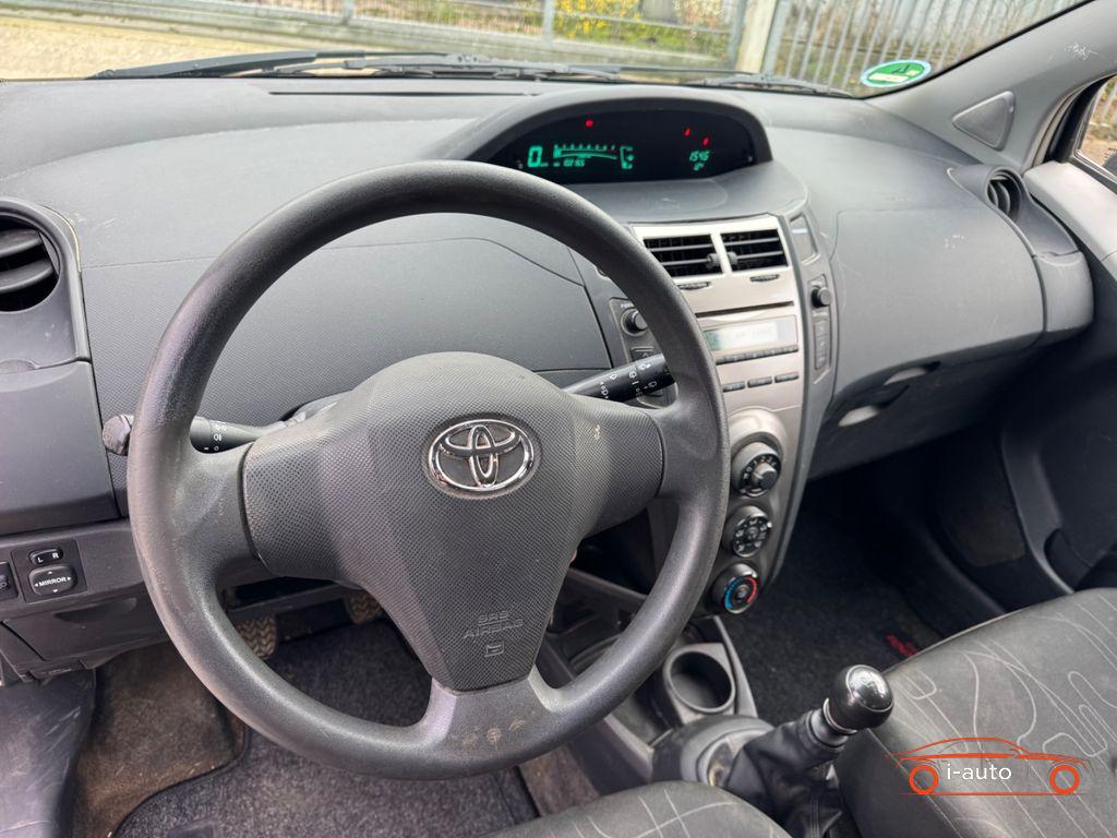 Toyota Yaris 1.3 VVT-i za 5500€