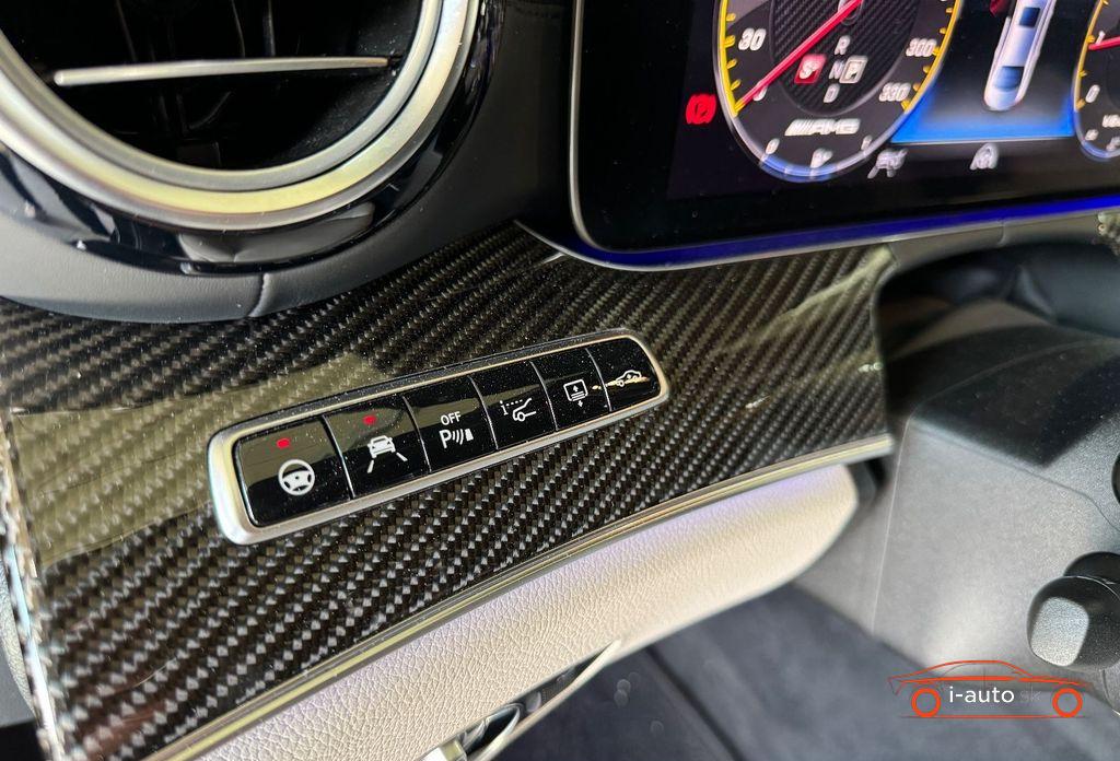 Mercedes-Benz E 63 S AMG 4Matic za 79500€