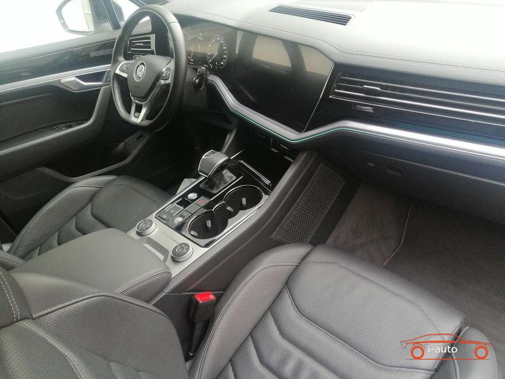 Volkswagen Touareg 3.0 TDI 4Motion R-line za 50100€