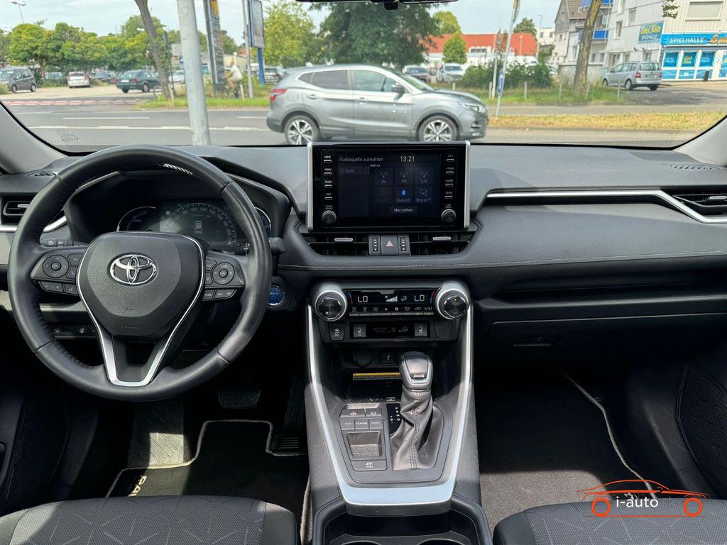 Toyota RAV4 2.5 hybrid Team-D za 31000€