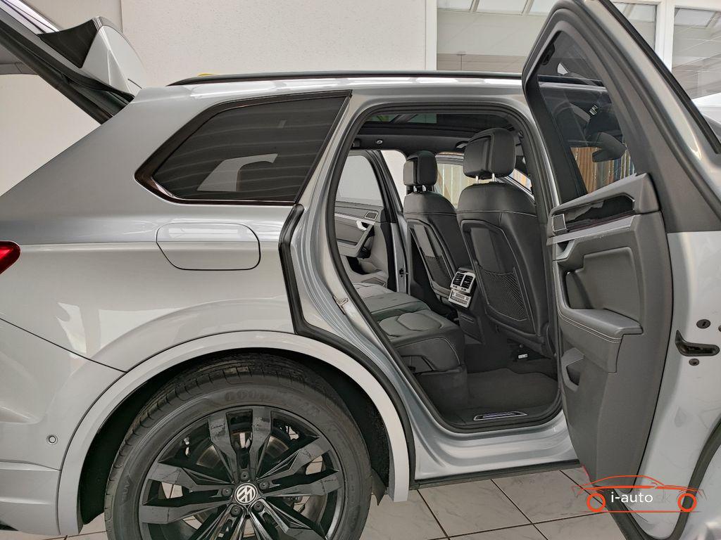 Volkswagen Touareg 3.0 TDI 4Motion R-line za 58700€