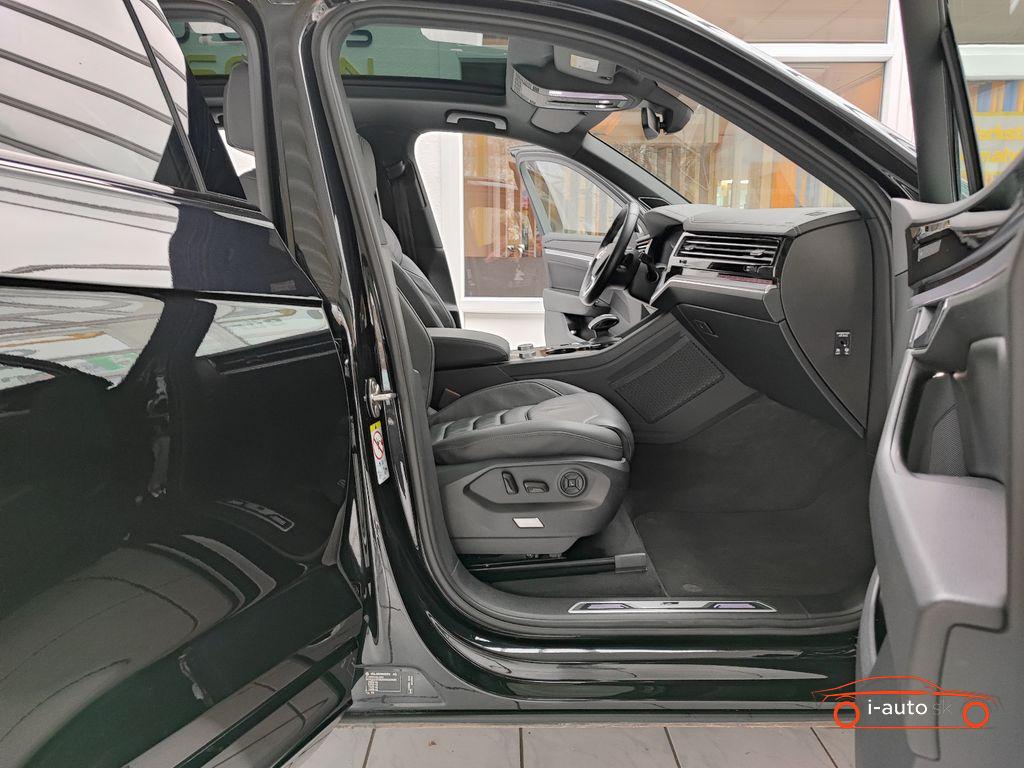 Volkswagen Touareg 3.0 TDI 4Motion R-line za 56800€