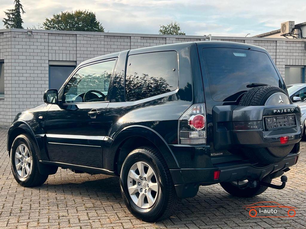 Mitsubishi Pajero 3.2 DI-D Basis 4WD za 29300€