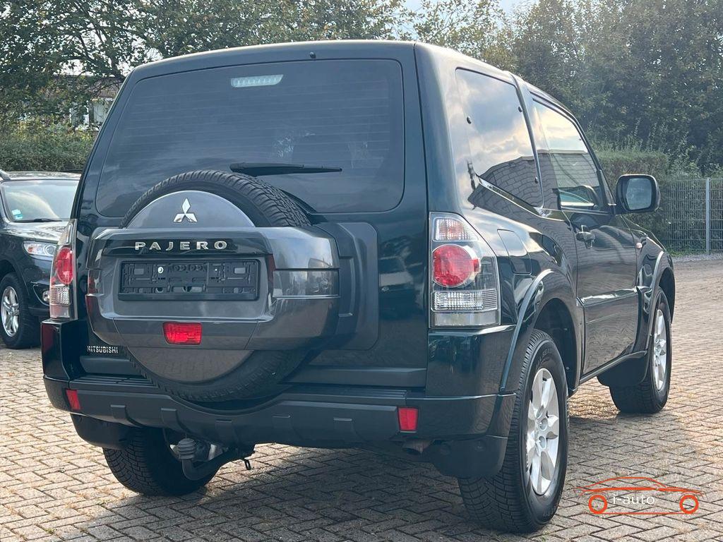 Mitsubishi Pajero 3.2 DI-D Basis 4WD za 29300€